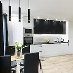 New Big Apartment- Old Town - 3 Rooms - Parking - Viewpoint